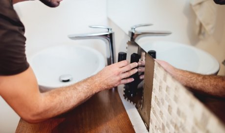 Artisan plombier pour la rénovation de salle de bain 